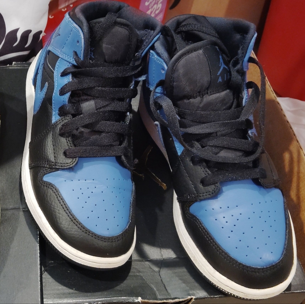 Black and Blue High-Top Sneakers - Picture 4 of 4